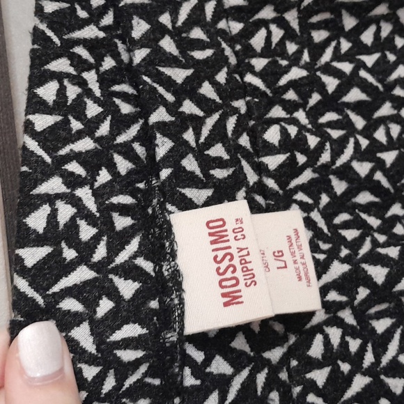 Mossimo Large Black & White Abstract Polka-dot Mini Skater Skirt - Picture 3 of 5